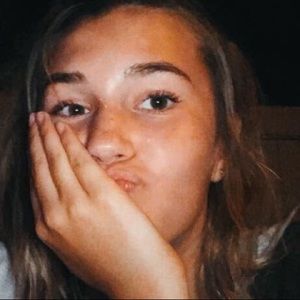 Meet your Posher, Ella